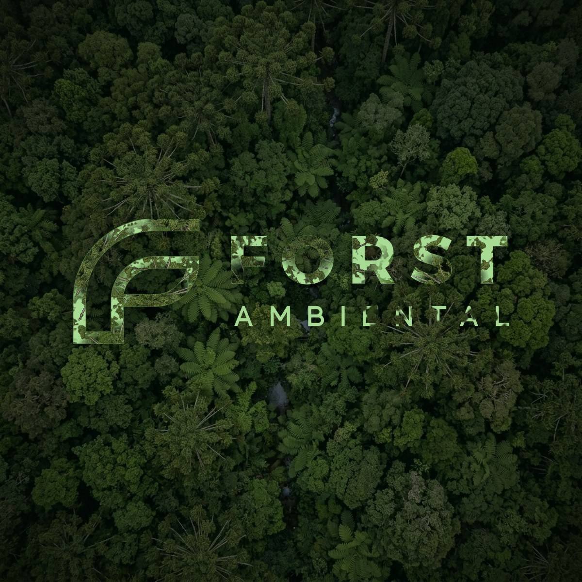 Emblema da FORST Ambiental: F com folha sobre floresta nativa vista de cima